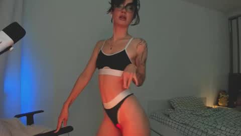 Snapshot of 2b_ chatting on 1, 12, 2025 Sasha weekend from 14 to 27 November online show from 1, 12, 2025