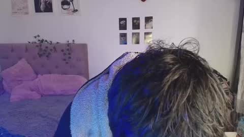 Snapshot of 2cb0y chatting on 17, 9, 2025 BAD online show from 17, 9, 2025