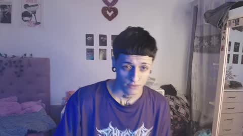 Snapshot of 2cb0y chatting on 22, 9, 2025 BAD online show from 22, 9, 2025