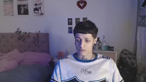 Snapshot of 2cb0y chatting on 27, 9, 2025 BAD online show from 27, 9, 2025