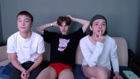 Snapshot of 2nc_ chatting on 10, 10, 2025 Eleot online show from 10, 10, 2025