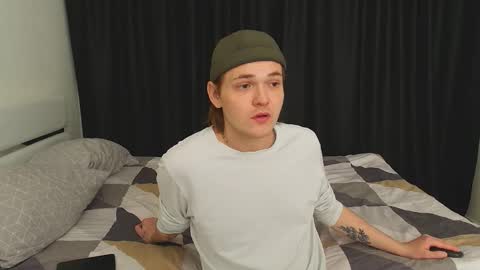 Snapshot of 2nc_ chatting on 11, 10, 2025 Eleot online show from 11, 10, 2025