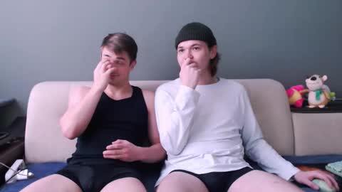 Snapshot of 2nc_ chatting on 16, 10, 2025 Eleot online show from 16, 10, 2025