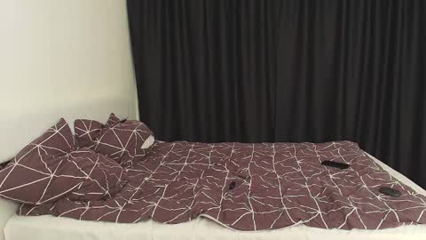 Snapshot of 2nc_ chatting on 18, 10, 2025 Eleot online show from 18, 10, 2025