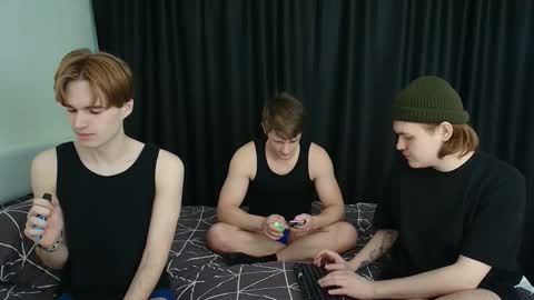 Snapshot of 2nc_ chatting on 24, 10, 2025 Eleot online show from 24, 10, 2025