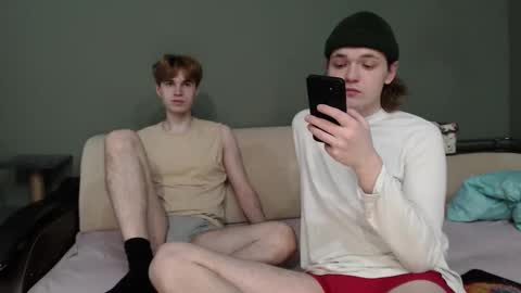 Snapshot of 2nc_ chatting on 22, 11, 2025 Eleot online show from 22, 11, 2025