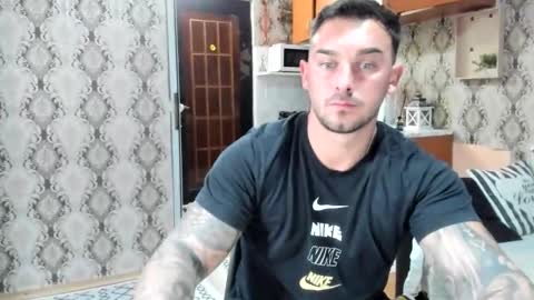 2sexymuscles online show from 18, 9, 2025
