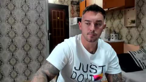 2sexymuscles online show from 20, 9, 2025