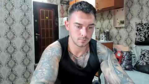 2sexymuscles online show from 9, 10, 2025