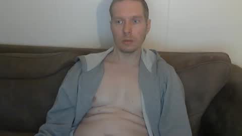 2small4you83 online show from 13, 2, 2026