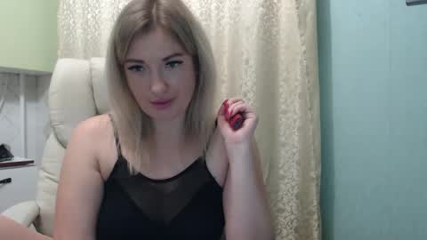 3sweetcandy3 online show from 3, 11, 2025