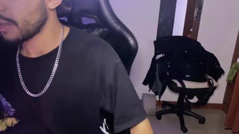 Snapshot of 3v1l_ chatting on 30, 11, 2025 E V I L online show from 30, 11, 2025