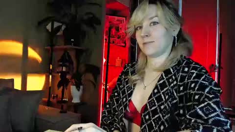 Snapshot of 5_in_one chatting on 14, 2, 2025 Sunshine online show from 14, 2, 2025