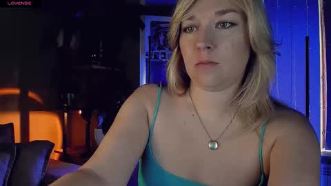 Snapshot of 5_in_one chatting on 27, 9, 2025 Sunshine online show from 27, 9, 2025