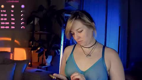 Snapshot of 5_in_one chatting on 6, 11, 2025 Sunshine online show from 6, 11, 2025