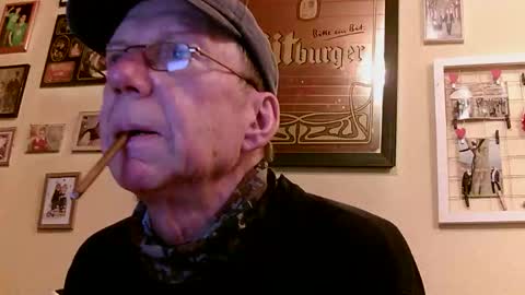 Snapshot of 64shorty chatting on 10, 10, 2025 64shorty online show from 10, 10, 2025