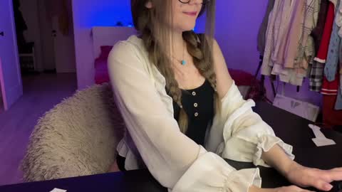    online show from 4, 12, 2024
