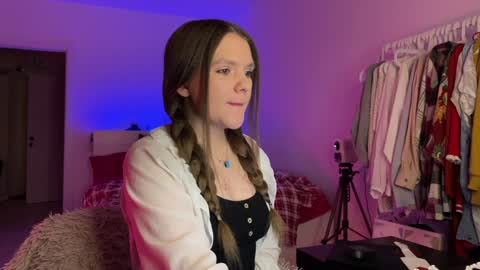   online show from 25, 12, 2024