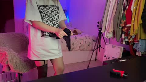    online show from 15, 1, 2025
