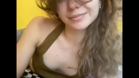 Snapshot of 75sowet018 chatting on 28, 11, 2025 75sowet018 online show from 28, 11, 2025