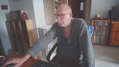 Snapshot of 7thsojourn chatting on 14, 10, 2025  Papi  online show from 14, 10, 2025