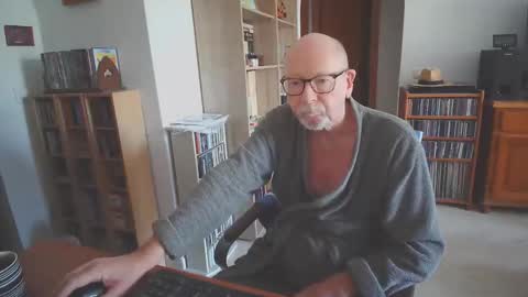 Snapshot of 7thsojourn chatting on 17, 10, 2025  Papi  online show from 17, 10, 2025