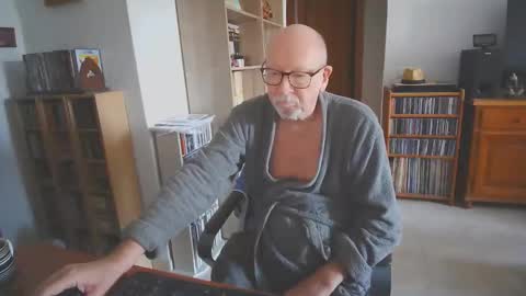 Snapshot of 7thsojourn chatting on 18, 10, 2025  Papi  online show from 18, 10, 2025