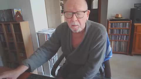 Snapshot of 7thsojourn chatting on 20, 10, 2025  Papi  online show from 20, 10, 2025