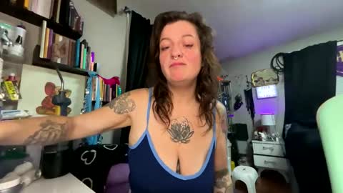 That girl online show from 16, 12, 2025