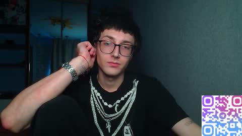 Snapshot of 8_goat chatting on 23, 11, 2025 Phillip online show from 23, 11, 2025