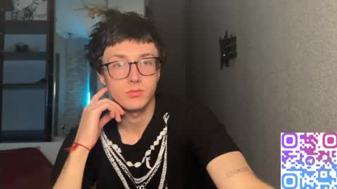 Snapshot of 8_goat chatting on 24, 11, 2025 Phillip online show from 24, 11, 2025