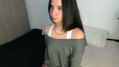 Snapshot of _abrill_20 chatting on 27, 10, 2025 _abrill_20 online show from 27, 10, 2025