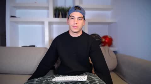 _aesthetic online show from 12, 11, 2025