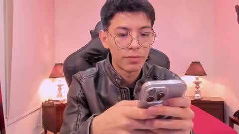 Snapshot of _alexandersawyer_ chatting on 18, 11, 2025 Alexander online show from 18, 11, 2025