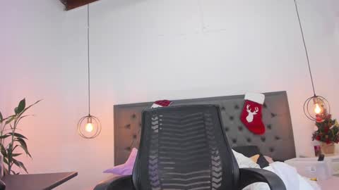 Snapshot of _aline_hall chatting on 5, 12, 2024 Alline Hall online show from 5, 12, 2024