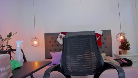 Snapshot of _aline_hall chatting on 6, 12, 2024 Alline Hall online show from 6, 12, 2024