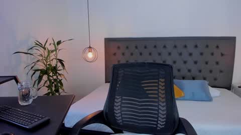 Snapshot of _aline_hall chatting on 15, 1, 2025 Alline Hall online show from 15, 1, 2025