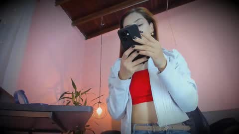 Snapshot of _aline_hall chatting on 29, 9, 2025 Alline Hall online show from 29, 9, 2025