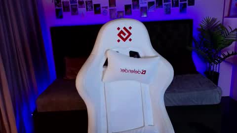 Snapshot of _amelia_pond_ chatting on 27, 11, 2025 Amelia online show from 27, 11, 2025