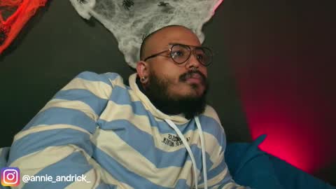 Annie Andrick online show from 24, 10, 2025