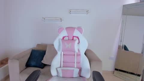    online show from 11, 10, 2025