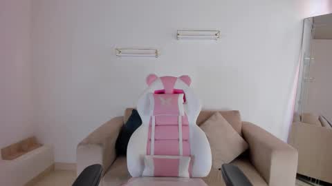    online show from 21, 10, 2025