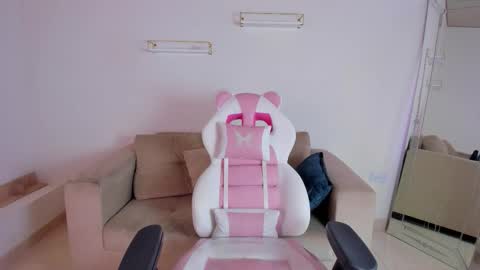    online show from 24, 10, 2025