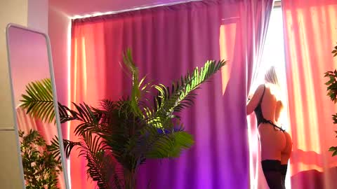 Arielle online show from 20, 2, 2025