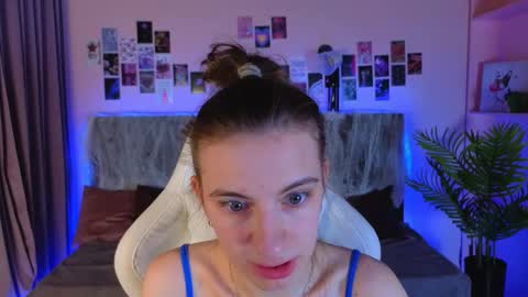 Snapshot of _ash_leyy_ chatting on 25, 10, 2025 _ash_leyy_ online show from 25, 10, 2025