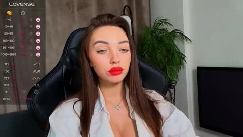 Snapshot of _asteria chatting on 20, 11, 2025 Emilia online show from 20, 11, 2025