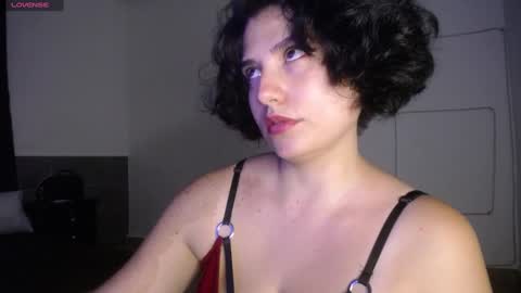 Snapshot of _atenea_golden chatting on 5, 1, 2025 atenea online show from 5, 1, 2025