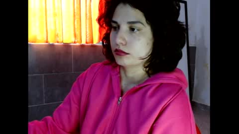 Snapshot of _atenea_golden chatting on 2, 10, 2025 atenea online show from 2, 10, 2025