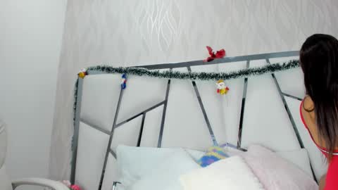 Snapshot of _aurora18 chatting on 21, 11, 2025 Aura online show from 21, 11, 2025