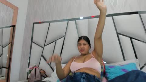 Aura online show from 7, 1, 2026